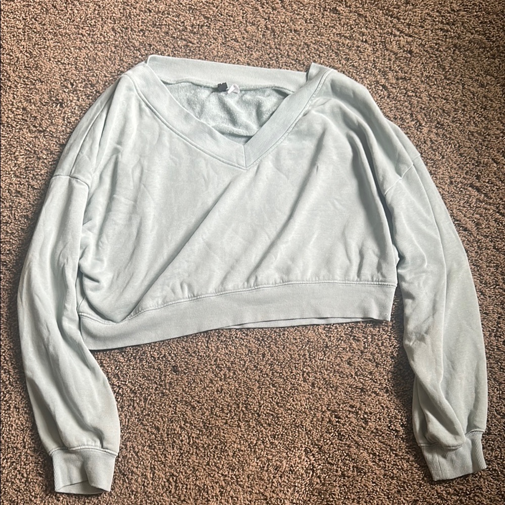 H&M Green Cropped Long Sleeve Sweatshirt